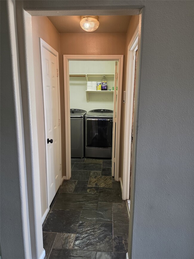 Building Photo - 1138 Sussex Trail