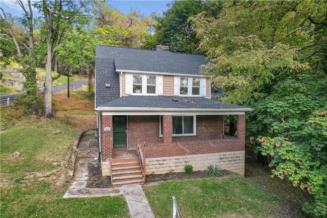 Building Photo - Private 3-Bedroom home in East Hills