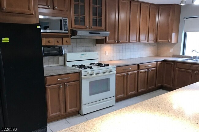 Photo - 33 Green Valley Ct