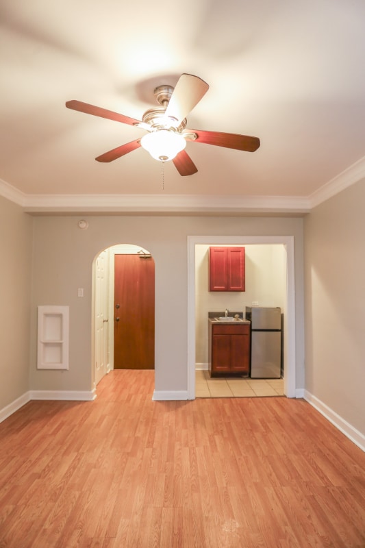 Photo - 922 W Eastwood Ave Unit 5