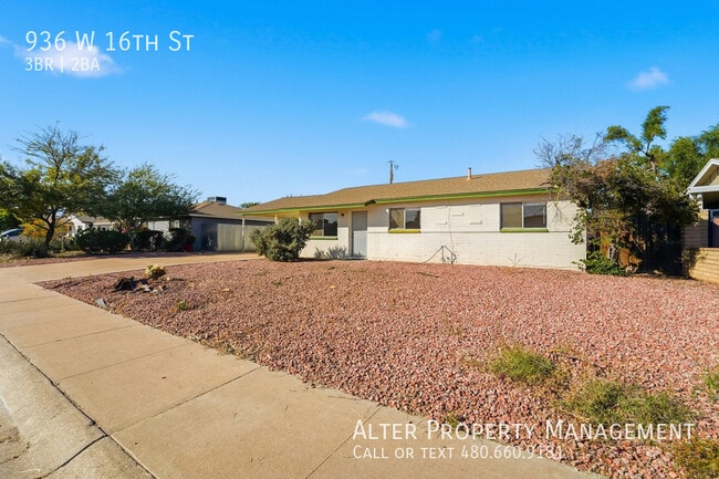 Photo - 936 W 16th St