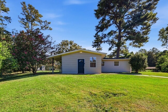 Building Photo - Corner Lot in Phenix City!