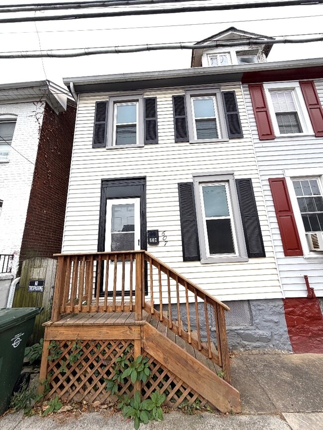 Photo - 607 Salem Ave