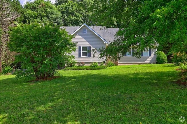 Building Photo - 212 Clarkdell Dr Rental