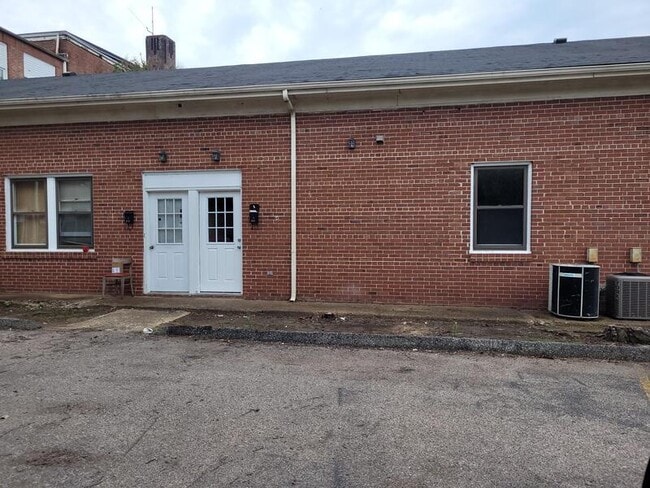 Photo - 900 S College St