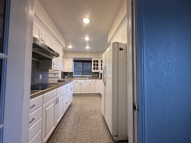 3100 SE 122nd Ave Unidad Main house
