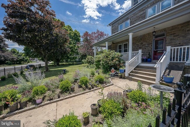 Building Photo - 7350 Ridge Ave