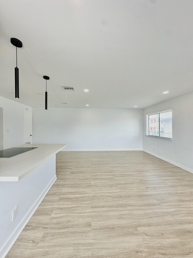 Photo - 102 E Tiffany Dr Unit 4