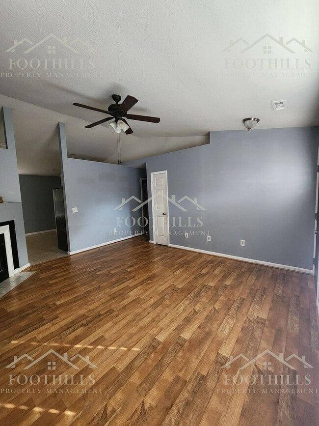 Photo - 438 Old Colony Rd