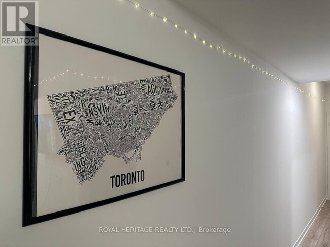 Photo - 2020 Bathurst St