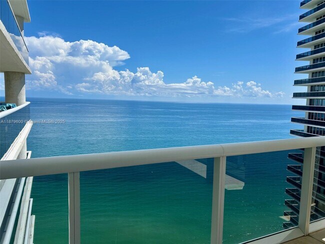 Building Photo - 1800 S Ocean Dr Unit 4005 Rental
