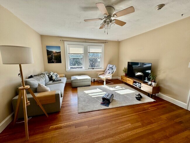 Photo - 4907 Washington St Unit 3R