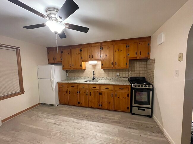 Kitchen - 38 Lamb St Unit 38 Lamb St