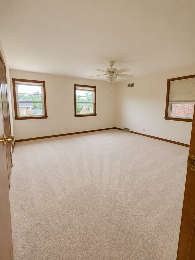 Photo - 60 Prestwick Dr Unit 60