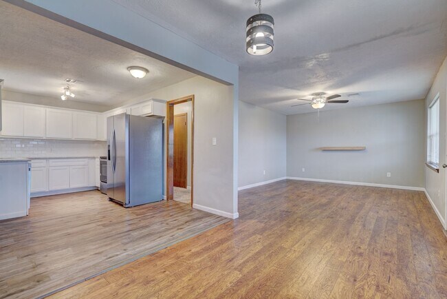 Photo - 329 NW 62nd St