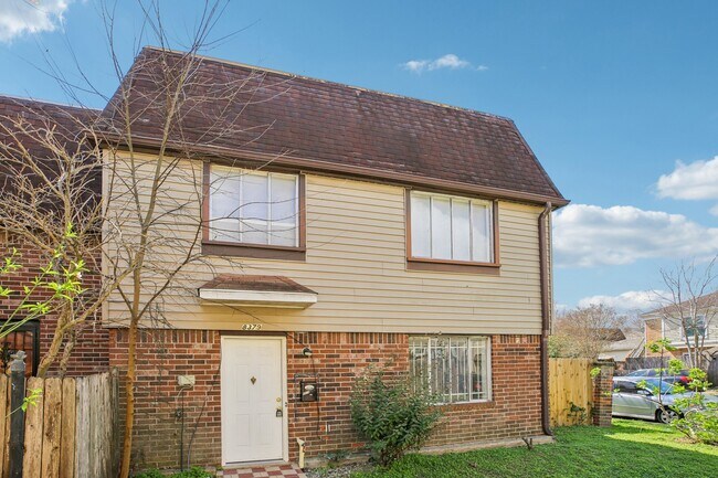 Photo - 8379 La Roche Ln