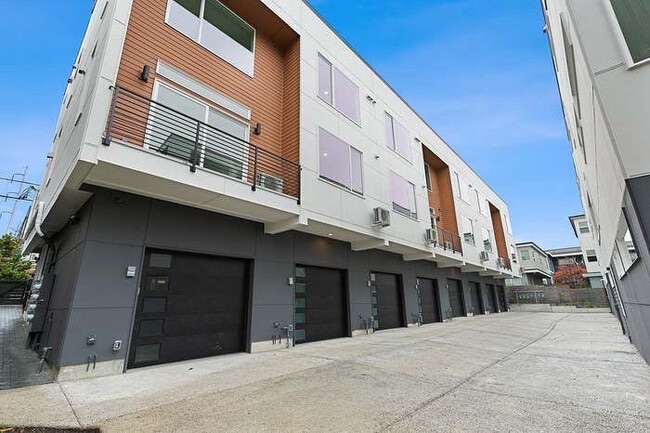 Building Photo - 9030 18th Ave SW Rental