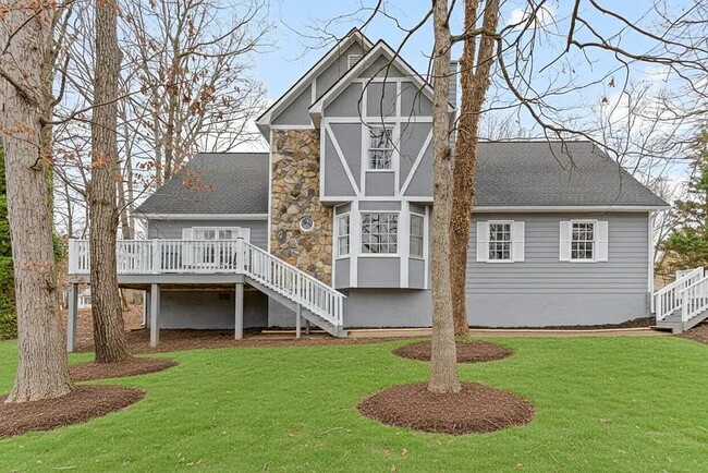 Building Photo - 1811 Chantilly Ct