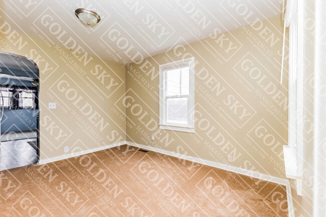 Photo - 2400 W 10th St