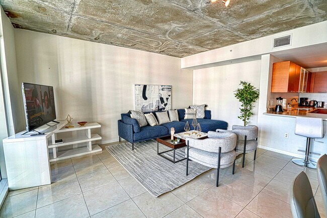 Photo - 3250 NE 1st Ave Unidad FL8-ID1022545P