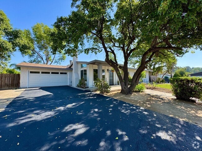 Building Photo - Newly Remodeled Gorgeous Open Floor Plan o... Rental
