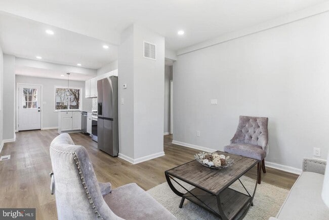 Photo - 6613 Fairmount Ave