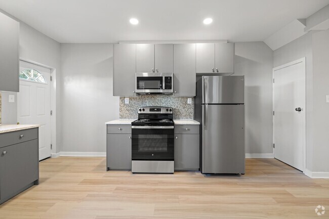 Building Photo - ???Newly Renovated MODERN 3BR and 2.5Bath ... Rental