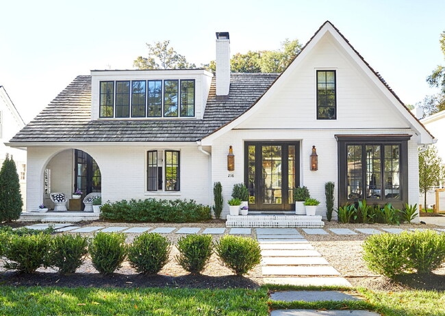 Building Photo - 1111 E McDowell Rd