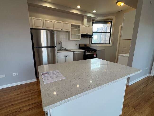 5900 S King Dr Unit 3C
