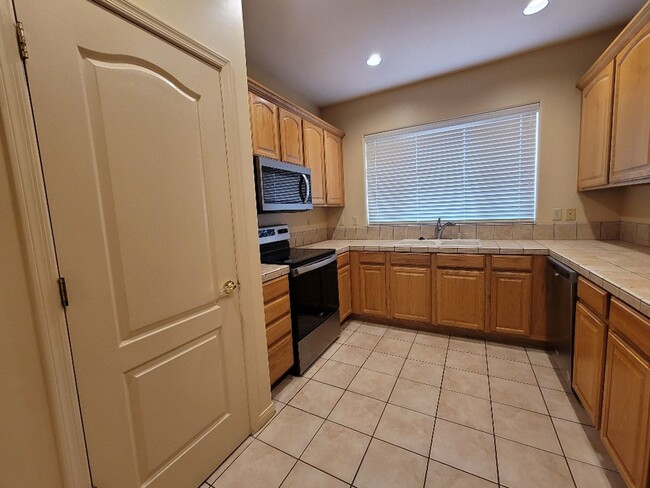 12608 Mountainside Dr Unidad A