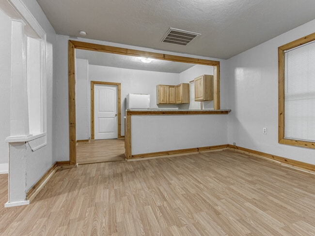 Photo - 1320 S Jensen Ave