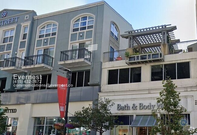 Building Photo - Welcome to your new house! 2 Beds · 2.5 Ba...