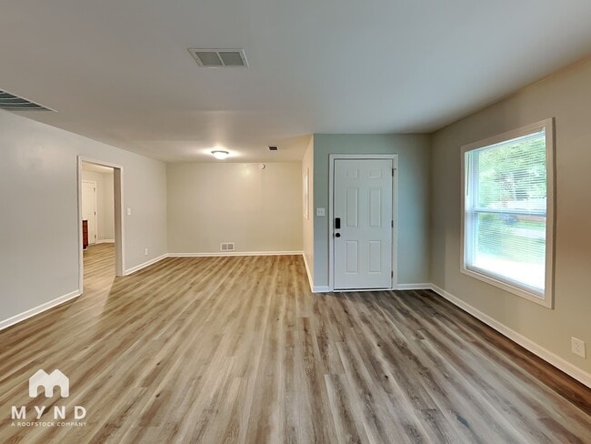 Photo - 2116 Barbara Ln