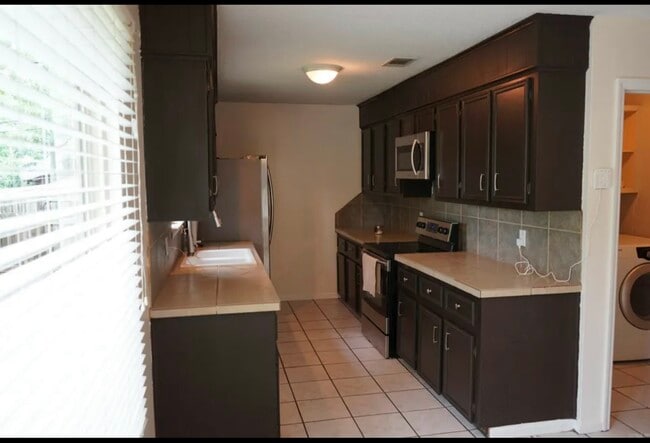 1412 Green Mountain Dr