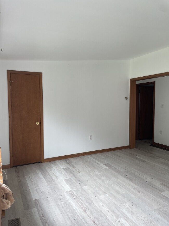 Living room lofted ceilings - 677 Valley Rd Unit 1