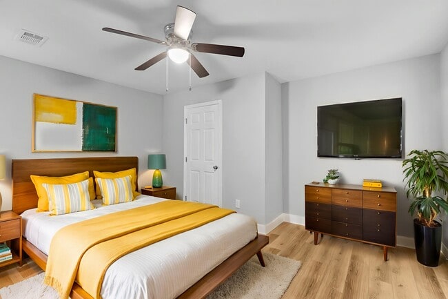 Photo - Crestview Apartments