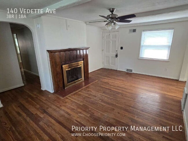 Photo - 140 Vedette Ave