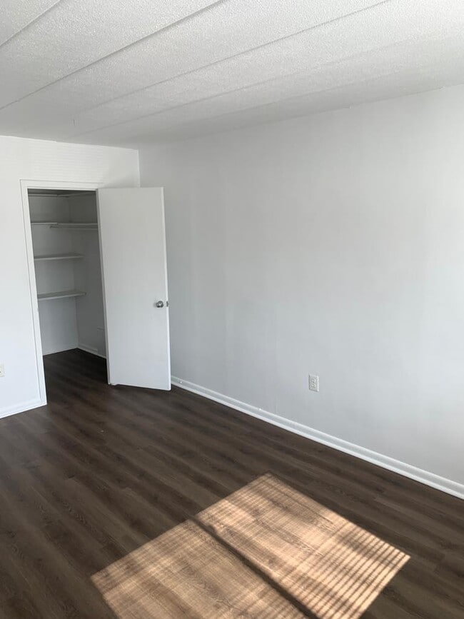 The Sussex House Apartments Cherry Hill, NJ