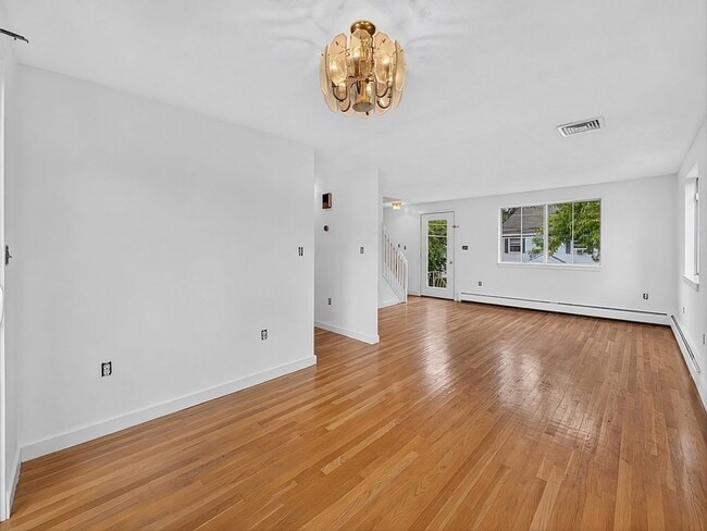 Photo - 74 Loomis St
