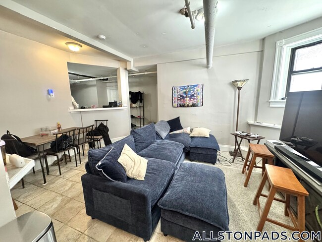 Building Photo - 1056 Commonwealth Ave