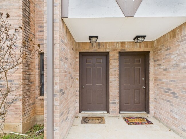 Photo - 107 Frederick Rd Unit 2