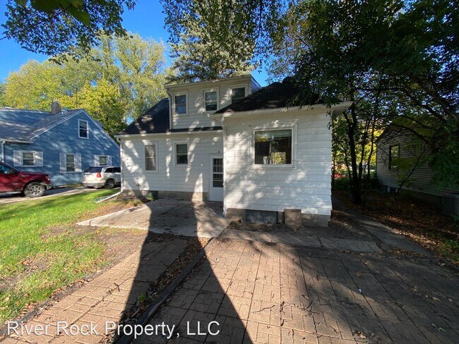 Photo - 3 br, 2 bath House - 1206 1st St N