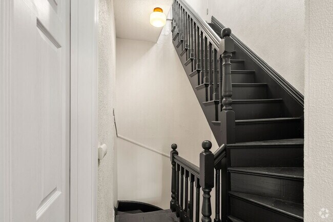 Building Photo - 13 Knowlton St Unit H Rental