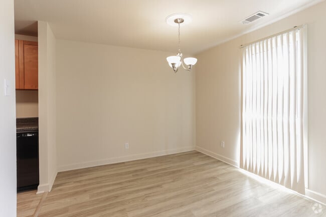 3BR , 1,5BA - 1,125 SF