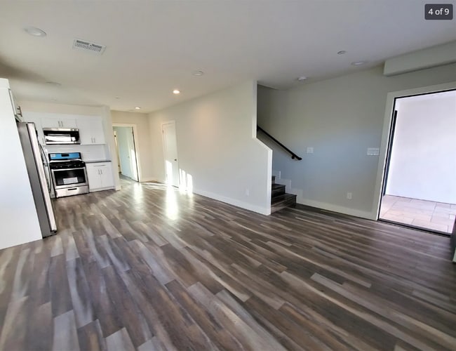 Photo - 803 N Kingsley Dr Unit 803