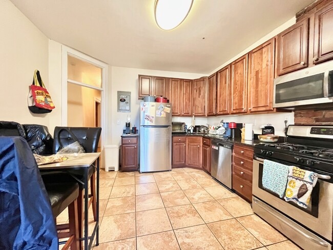 Photo - 71 Pontiac St Unit 2