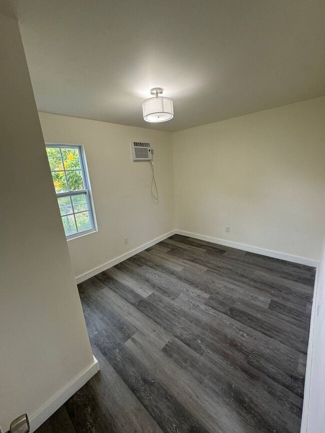 Photo - Vermont Ave Unit 2