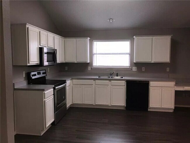 Photo - Updated 4 bed single Story home
