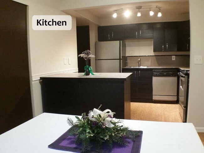 Building Photo - 2506 NE 195th Pl Unit Upper Rental