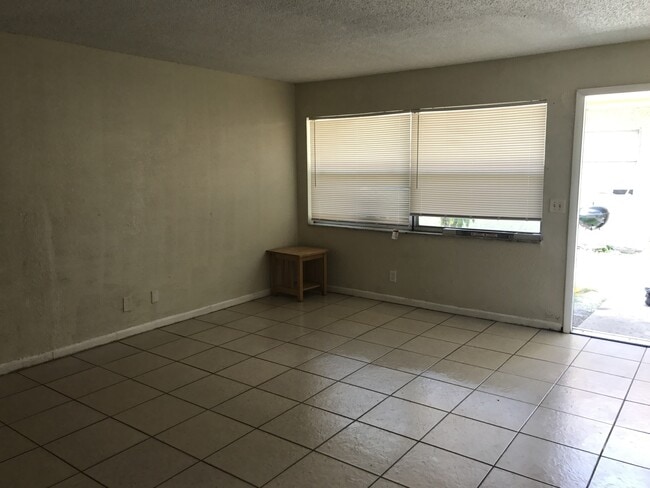 Photo - Large 2-1 with central air